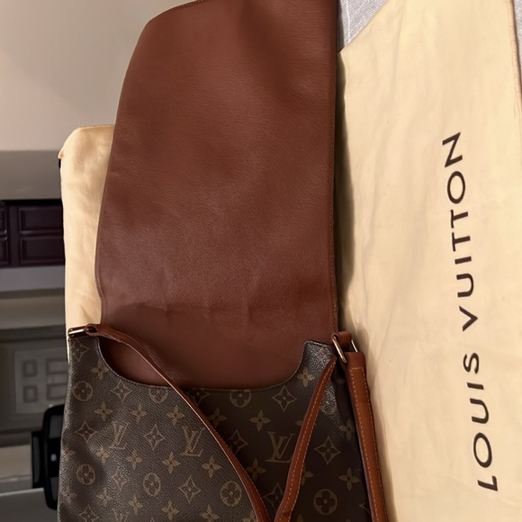 Louis Vuitton Monogram Musette GM - Picture 2 of 7